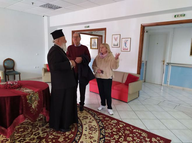 &Tau;&omicron; &Gamma;&eta;&rho;&omicron;&kappa;&omicron;&mu;&epsilon;ί&omicron; &Tau;&rho;ί&pi;&omicron;&lambda;&eta;&sigmaf; &epsilon;&pi;&iota;&sigma;&kappa;έ&phi;&theta;&eta;&kappa;&alpha;&nu; &Mu;&eta;&tau;&rho;&omicron;&pi;&omicron;&lambda;ί&tau;&eta;&sigmaf; &kappa;&alpha;&iota; &Pi;&epsilon;&rho;&iota;&phi;&epsilon;&rho;&epsilon;&iota;ά&rho;&chi;&eta;&sigmaf; (&epsilon;&iota;&kappa;ό&nu;&epsilon;&sigmaf;)