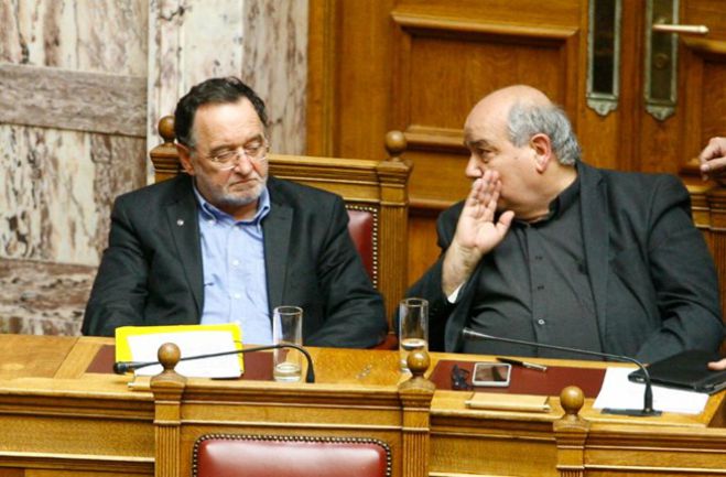 Βούτσης στη Βουλή: «Ξέρω εγώ να χτυπάω ρε μ@@@» - Τα μικρόφωνα πρόδωσαν τον Αρκά υπουργό (vd)