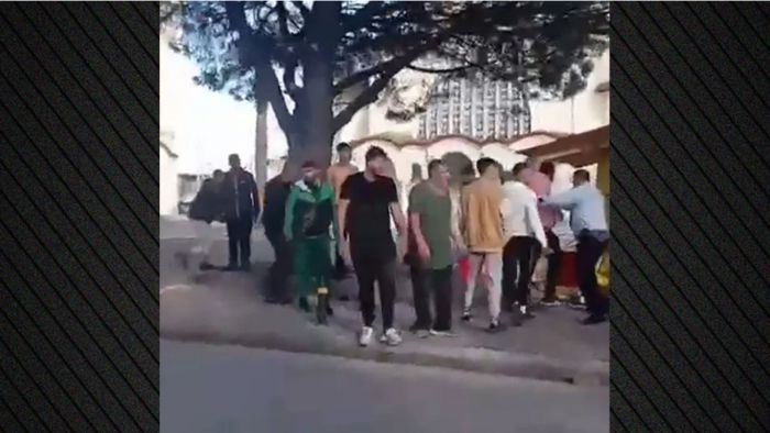 &Nu;έ&omicron; &beta;ί&nu;&tau;&epsilon;&omicron; &alpha;&pi;ό &Gamma;&alpha;&sigma;&tau;&omicron;ύ&nu;&eta; | &Omicron;&iota; &Rho;&omicron;&mu;ά &sigma;&upsilon;&nu;&epsilon;&chi;ί&zeta;&omicron;&upsilon;&nu; &nu;&alpha; &beta;&alpha;&nu;&delta;&alpha;&lambda;ί&zeta;&omicron;&upsilon;&nu; &tau;&omicron; &pi;&epsilon;&rho;ί&pi;&tau;&epsilon;&rho;&omicron; &alpha;&kappa;ό&mu;&eta; &kappa;&alpha;&iota; &mu;&epsilon;&tau;ά &tau;&eta;&nu; ά&phi;&iota;&xi;&eta; &tau;&eta;&sigmaf; &Alpha;&sigma;&tau;&upsilon;&nu;&omicron;&mu;ί&alpha;&sigmaf;