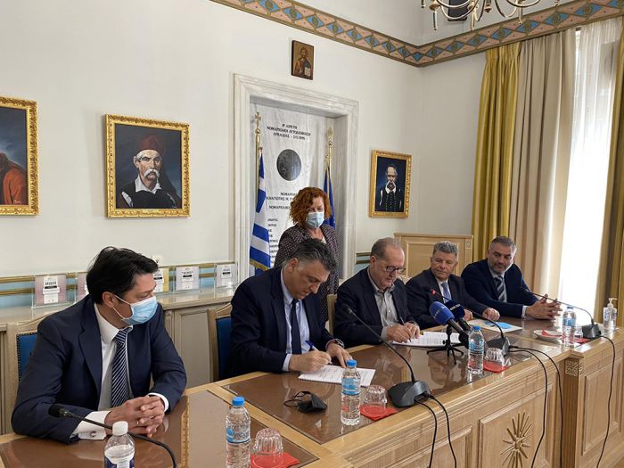 &Pi;&rho;&omega;&tau;ό&kappa;&omicron;&lambda;&lambda;&omicron; &sigma;&upsilon;&nu;&epsilon;&rho;&gamma;&alpha;&sigma;ί&alpha;&sigmaf; &mu;&epsilon;&tau;&alpha;&xi;ύ &tau;&eta;&sigmaf; &Pi;&epsilon;&rho;&iota;&phi;έ&rho;&epsilon;&iota;&alpha;&sigmaf; &Pi;&epsilon;&lambda;&omicron;&pi;&omicron;&nu;&nu;ή&sigma;&omicron;&upsilon; &kappa;&alpha;&iota; &tau;&omicron;&upsilon; &Epsilon;&Phi;&Epsilon;&Tau; &upsilon;&pi;έ&gamma;&rho;&alpha;&psi;&epsilon; &omicron; &pi;&epsilon;&rho;&iota;&phi;&epsilon;&rho;&epsilon;&iota;ά&rho;&chi;&eta;&sigmaf; &Pi;. &Nu;ί&kappa;&alpha;&sigmaf;