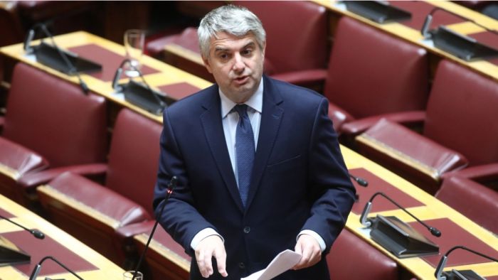 &Kappa;&omega;&nu;&sigma;&tau;&alpha;&nu;&tau;&iota;&nu;ό&pi;&omicron;&upsilon;&lambda;&omicron;&sigmaf;: &laquo;&Delta;&epsilon;&nu; &theta;&alpha; &pi;ά&omega; &sigma;&epsilon; &kappa;&alpha;&nu;έ&nu;&alpha; &kappa;ό&mu;&mu;&alpha;, &epsilon;&pi;&iota;&sigma;&tau;&rho;έ&phi;&omega; &sigma;&tau;&eta;&nu; &kappa;&alpha;&nu;&omicron;&nu;&iota;&kappa;ό&tau;&eta;&tau;&alpha; &tau;&eta;&sigmaf; &zeta;&omega;ή&sigmaf; &mu;&omicron;&upsilon;&raquo;