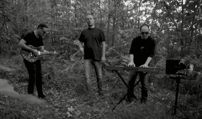 &laquo;&Gamma;&iota;&alpha; &pi;&omicron;&iota;&alpha; &epsilon;&lambda;&epsilon;&upsilon;&theta;&epsilon;&rho;ί&alpha;;&raquo; | &Nu;έ&omicron; music video &pi;&alpha;&rho;&omicron;&upsilon;&sigma;ί&alpha;&sigma;&alpha;&nu; &omicron;&iota; "Black Entechnic" &alpha;&pi;ό &tau;&eta;&nu; &Tau;&rho;ί&pi;&omicron;&lambda;&eta; (vd)