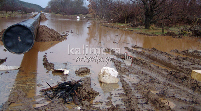 Οι βροχές έφεραν πλημμύρες στο Παρθένι (εικόνες &amp; βίντεο)