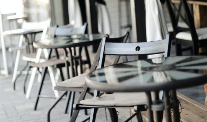 Πρόστιμό 3.000 ευρώ σε κατάστημα για τραπεζοκαθίσματα από την Αστυνομία!