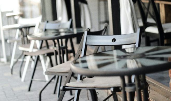 Πρόστιμό 3.000 ευρώ σε κατάστημα για τραπεζοκαθίσματα από την Αστυνομία!