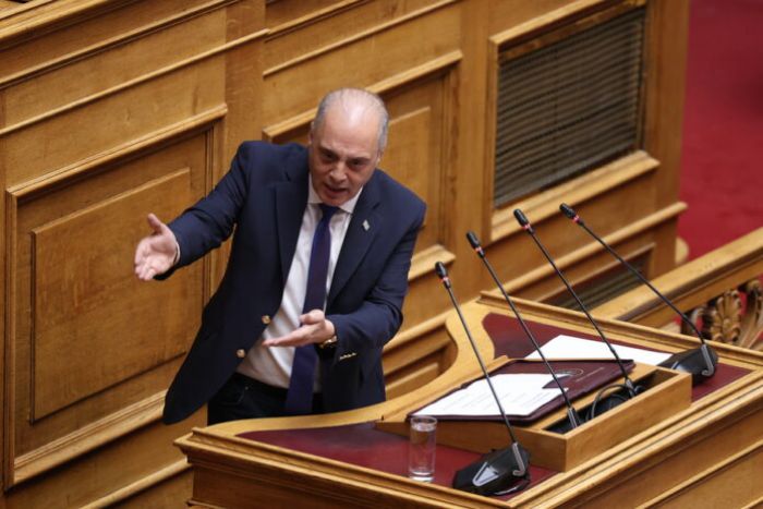 &Beta;&epsilon;&lambda;ό&pi;&omicron;&upsilon;&lambda;&omicron;&sigmaf;: "&Epsilon;&nu;&epsilon;&rho;&gamma;&epsilon;&iota;&alpha;&kappa;ό έ&gamma;&kappa;&lambda;&eta;&mu;&alpha; &eta; &alpha;&pi;ό&phi;&alpha;&sigma;&eta; &Mu;&eta;&tau;&sigma;&omicron;&tau;ά&kappa;&eta; &nu;&alpha; &kappa;&lambda;&epsilon;ί&sigma;&epsilon;&iota; &tau;&omicron;&upsilon;&sigmaf; &lambda;&iota;&gamma;&nu;ί&tau;&epsilon;&sigmaf;"