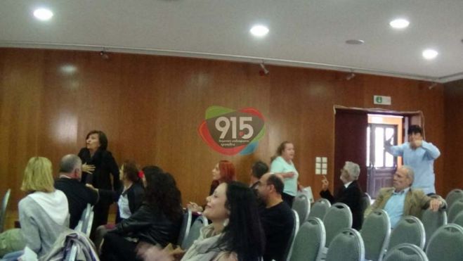 Λεβίδι | Μεγάλη ένταση και λεκτικές &quot;επιθέσεις&quot; στην εκδήλωση για τα αδέσποτα (vd)