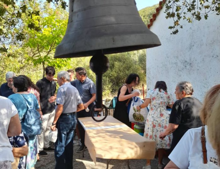 &Theta;&epsilon;ί&alpha; &Lambda;&epsilon;&iota;&tau;&omicron;&upsilon;&rho;&gamma;ί&alpha; &sigma;&tau;&omicron; &xi;&omega;&kappa;&lambda;ή&sigma;&iota; &tau;&omicron;&upsilon; &Alpha;&gamma;&iota;ά&nu;&nu;&eta; &sigma;&tau;&alpha; Ά&nu;&omega; &Kappa;&alpha;&lambda;ύ&beta;&iota;&alpha; &Kappa;&epsilon;&rho;&pi;&iota;&nu;ή&sigmaf; (&epsilon;&iota;&kappa;ό&nu;&epsilon;&sigmaf; - &beta;ί&nu;&tau;&epsilon;&omicron;)