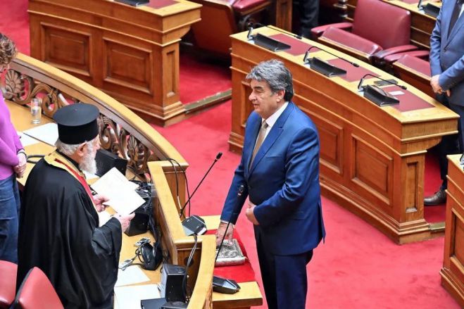 Γιαννακούρας | Κάθετα αντίθετος με το κλείσιμο του υποκαταστήματος των ΕΛΤΑ στο Άστρος