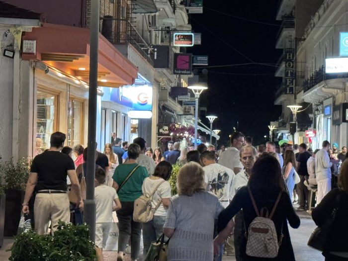 Λευκή Νύχτα 2025 | Η Τρίπολη στο ρυθμό της πιο λαμπερής γιορτής (εικόνες - βίντεο)