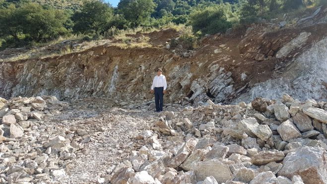 &Gamma;&iota;&alpha;&nu;&nu;&alpha;&kappa;&omicron;ύ&rho;&alpha;&sigmaf;: "&Nu;&alpha; &alpha;&pi;&alpha;&iota;&tau;ή&sigma;&omicron;&upsilon;&mu;&epsilon; &alpha;&pi;ό &tau;&omicron;&nu; &Pi;&epsilon;&rho;&iota;&phi;&epsilon;&rho;&epsilon;&iota;ά&rho;&chi;&eta; &nu;&alpha; &mu;&eta;&nu; &sigma;&tau;&alpha;&mu;&alpha;&tau;ή&sigma;&epsilon;&iota; &tau;&omicron; &laquo;&omicron;&xi;&upsilon;&gamma;ό&nu;&omicron;&raquo; &alpha;&pi;ό &tau;&alpha; &chi;&omega;&rho;&iota;ά &tau;&eta;&sigmaf; &Alpha;&rho;&kappa;&alpha;&delta;ί&alpha;&sigmaf;"