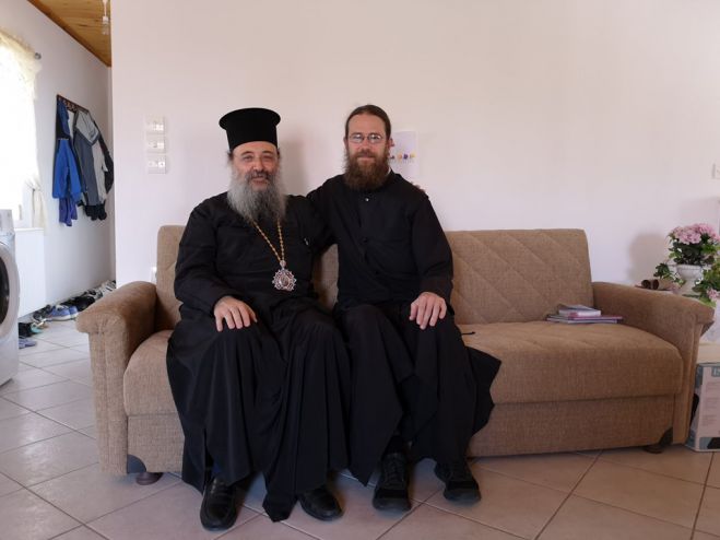 Λουκά Μαντινείας | Με ιερέα που διακονεί στην Αμερική συναντήθηκε ο Μητροπολίτης Χρυσόστομος