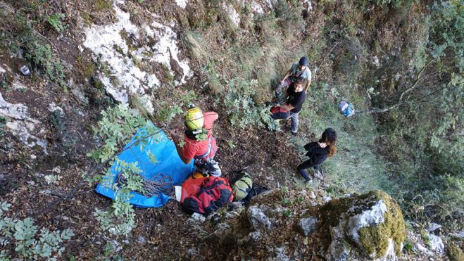 Στεμνίτσα | Μετά από πολλά χρόνια εξερευνήθηκε η διπλή σπηλιά στους Άγιους Πάντες! (vd)