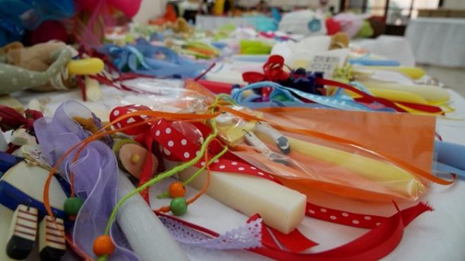 &Pi;&alpha;&sigma;&chi;&alpha;&lambda;&iota;&nu;ό bazaar &alpha;&pi;ό &tau;&omicron; &Phi;&iota;&lambda;&omicron;&zeta;&omega;&iota;&kappa;ό &Sigma;ύ&lambda;&lambda;&omicron;&gamma;&omicron; &Tau;&rho;ί&pi;&omicron;&lambda;&eta;&sigmaf;