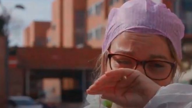 &laquo;&Beta;&lambda;έ&pi;&epsilon;&iota;&sigmaf; &pi;&omicron;&lambda;ύ &pi;ό&nu;&omicron;&raquo; | &Iota;&tau;&alpha;&lambda;ί&delta;&alpha; &nu;&omicron;&sigma;&omicron;&kappa;ό&mu;&alpha; &sigma;&upsilon;&gamma;&kappa;&lambda;&omicron;&nu;ί&zeta;&epsilon;&iota; &gamma;&iota;&alpha; &tau;&alpha; &theta;ύ&mu;&alpha;&tau;&alpha; &tau;&omicron;&upsilon; &kappa;&omicron;&rho;&omega;&nu;&omicron;ϊ&omicron;ύ (vd)