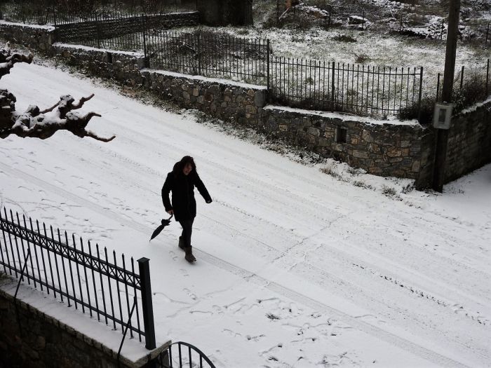 Στα λευκά η Βλαχέρνα ... λίγο πριν φύγει το 2016! (εικόνες)