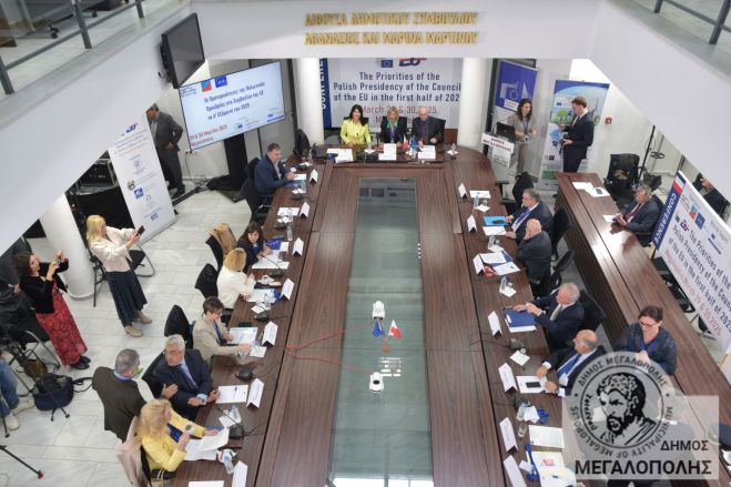 Live η δεύτερη ημέρα της συνδιάσκεψης στην Μεγαλόπολη