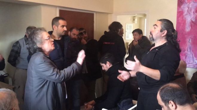 Τα «άκουσε» βουλευτής του ΣΥΡΙΖΑ: &quot;Μας ρωτήσατε για τη Μακεδονία προδότες;&quot; (vd)