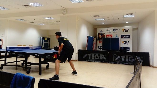 &Tau;&omicron; &Sigma;ά&beta;&beta;&alpha;&tau;&omicron; &pi;&alpha;ί&zeta;&epsilon;&iota; Ping- pong &eta; &Alpha;&Epsilon;&Kappa; &Tau;&rho;ί&pi;&omicron;&lambda;&eta;&sigmaf;!