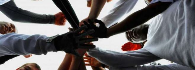 &Sigma;&upsilon;&mu;&mu;&epsilon;&tau;&omicron;&chi;ή &tau;&omicron;&upsilon; &Kappa;έ&nu;&tau;&rho;&omicron;&upsilon; &Pi;&rho;ό&lambda;&eta;&psi;&eta;&sigmaf; &sigma;&tau;&eta; &Delta;&iota;&eta;&mu;&epsilon;&rho;ί&delta;&alpha; &tau;&eta;&sigmaf; &Epsilon;&lambda;&lambda;&eta;&nu;&iota;&kappa;ή&sigmaf; &Epsilon;&tau;&alpha;&iota;&rho;ί&alpha;&sigmaf; &Sigma;&upsilon;&mu;&beta;&omicron;&upsilon;&lambda;&epsilon;&upsilon;&tau;&iota;&kappa;ή&sigmaf;