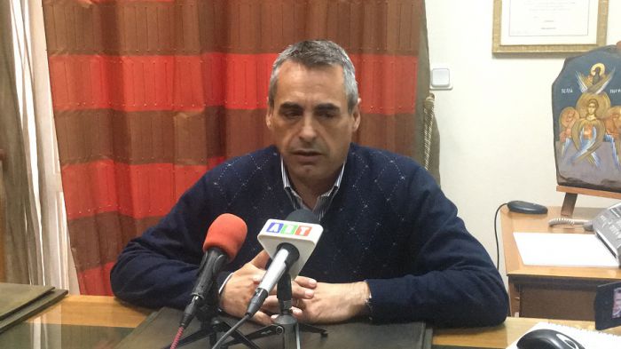 Τζιούμης: "Πρόκληση να ξοδεύονται τόσα χρήματα -μέσα στην κρίση- για Χριστουγεννιάτικες εκδηλώσεις" (vd)