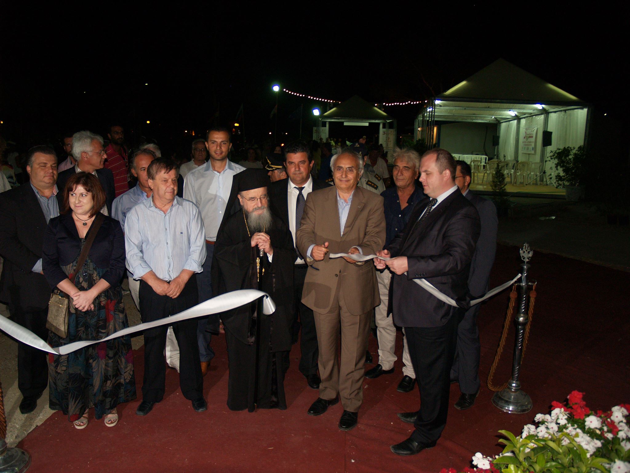 &Kappa;έ&rho;&delta;&iota;&sigma;&alpha;&nu; &tau;&iota;&sigmaf; &epsilon;&nu;&tau;&upsilon;&pi;ώ&sigma;&epsilon;&iota;&sigmaf; &tau;&alpha; &pi;&rho;&omicron;ϊό&nu;&tau;&alpha; &Alpha;&rho;&kappa;&alpha;&delta;&iota;&kappa;ή&sigmaf; &Gamma;&eta;&sigmaf; &sigma;&tau;&omicron; &Mu;&epsilon;&sigma;&omicron;&lambda;ό&gamma;&gamma;&iota; (&epsilon;&iota;&kappa;ό&nu;&epsilon;&sigmaf;)