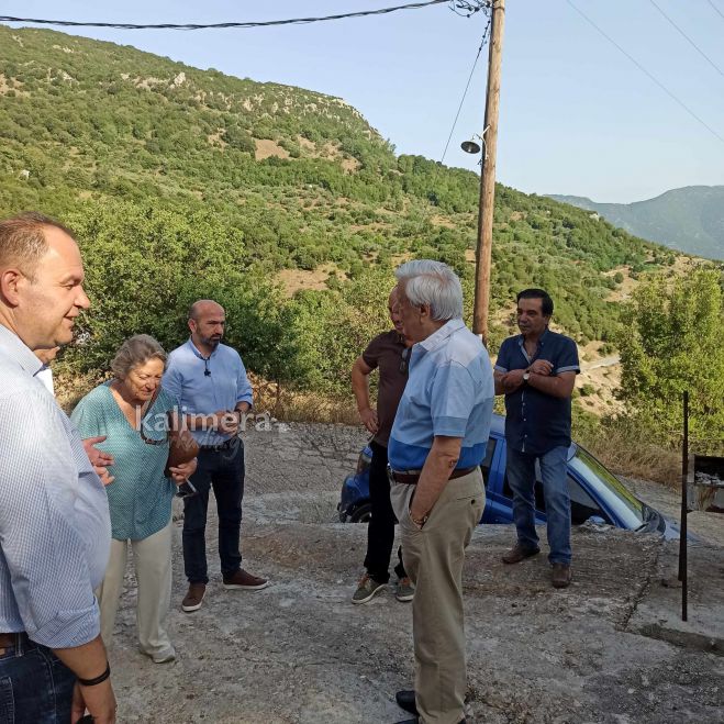 Ο Προκόπης Παυλόπουλος στο Μπουλιάρι Γορτυνίας | Εντυπωσιάστηκε με τη θέα του χωριού και τη Λίμνη του Λάδωνα!