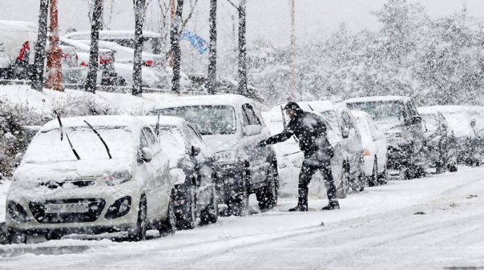 Σε «μπλε συναγερμό» η Κίνα | Στους 21 οι νεκροί από τη χιονόπτωση και το τσουχτερό κρύο! (vd)