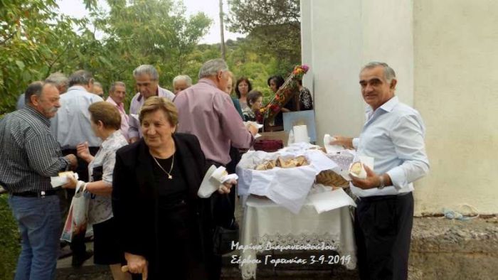 Η γιορτή του Αγίου Νεκταρίου στο χωριό Σέρβου (εικόνες)
