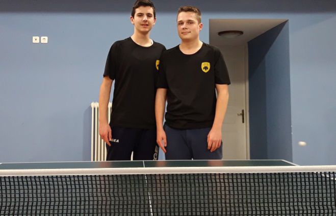 Ping pong | &Delta;ύ&omicron; &alpha;&theta;&lambda;&eta;&tau;έ&sigmaf; &tau;&eta;&sigmaf; &Alpha;&Epsilon;&Kappa; &Tau;&rho;ί&pi;&omicron;&lambda;&eta;&sigmaf; &sigma;&tau;&omicron; &Pi;&alpha;&nu;&epsilon;&lambda;&lambda;ή&nu;&iota;&omicron; &pi;&rho;&omega;&tau;ά&theta;&lambda;&eta;&mu;&alpha; &epsilon;&phi;ή&beta;&omega;&nu;