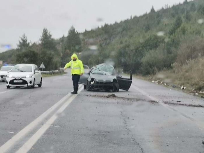 &Kappa;ά&psi;&iota;&alpha; | &Tau;&rho;&omicron;&chi;&alpha;ί&omicron; &mu;&epsilon; &tau;&rho;&alpha;&upsilon;&mu;&alpha;&tau;&iota;&sigma;&mu;ό &kappa;&alpha;&iota; &upsilon;&lambda;&iota;&kappa;έ&sigmaf; &zeta;&eta;&mu;&iota;έ&sigmaf; &pi;&rho;&iota;&nu; &tau;&omicron; &chi;&omega;&rho;&iota;ό (&epsilon;&iota;&kappa;ό&nu;&epsilon;&sigmaf;)