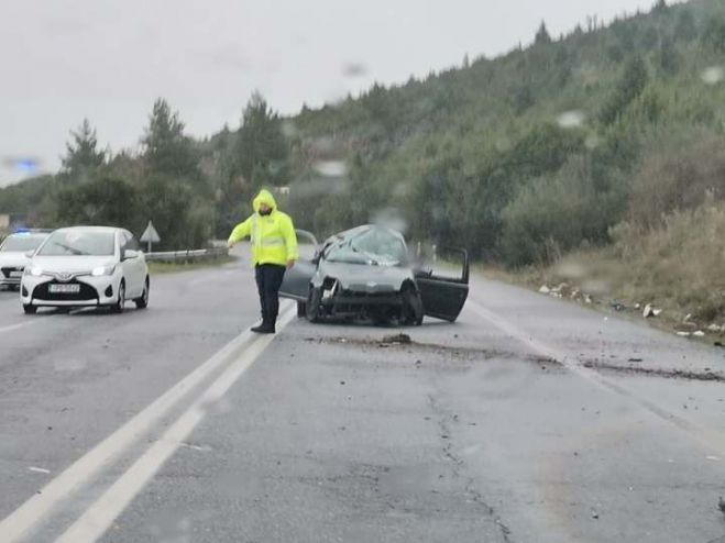 &Kappa;ά&psi;&iota;&alpha; | &Tau;&rho;&omicron;&chi;&alpha;ί&omicron; &mu;&epsilon; &tau;&rho;&alpha;&upsilon;&mu;&alpha;&tau;&iota;&sigma;&mu;ό &kappa;&alpha;&iota; &upsilon;&lambda;&iota;&kappa;έ&sigmaf; &zeta;&eta;&mu;&iota;έ&sigmaf; &pi;&rho;&iota;&nu; &tau;&omicron; &chi;&omega;&rho;&iota;ό (&epsilon;&iota;&kappa;ό&nu;&epsilon;&sigmaf;)