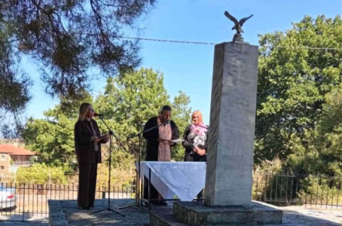 &Eta; &Kappa;&alpha;&mu;&alpha;&rho;ί&tau;&sigma;&alpha; &Lambda;&epsilon;&omicron;&nu;&tau;&alpha;&rho;ί&omicron;&upsilon; &delta;&epsilon;&nu; &xi;&epsilon;&chi;&nu;ά &tau;&omicron;&upsilon;&sigmaf; &epsilon;&kappa;&tau;&epsilon;&lambda;&epsilon;&sigma;&theta;έ&nu;&tau;&epsilon;&sigmaf; &tau;&eta;&sigmaf; &pi;&epsilon;&rho;&iota;ό&delta;&omicron;&upsilon; 1941 -1949