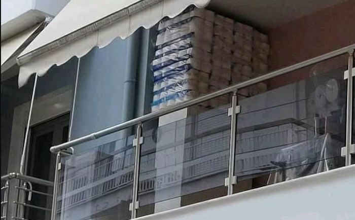 &Delta;&epsilon;&nu; &upsilon;&pi;ά&rho;&chi;&epsilon;&iota; &epsilon;&lambda;&pi;ί&delta;&alpha; ... &Gamma;έ&mu;&iota;&sigma;&epsilon; &tau;&omicron; &mu;&pi;&alpha;&lambda;&kappa;ό&nu;&iota; &tau;&omicron;&upsilon; &mu;&epsilon; &chi;&alpha;&rho;&tau;&iota;ά &upsilon;&gamma;&epsilon;ί&alpha;&sigmaf;!