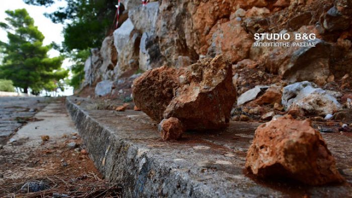Ναύπλιο | Πτώσεις βράχων στην Ακροναυπλία (εικόνες)