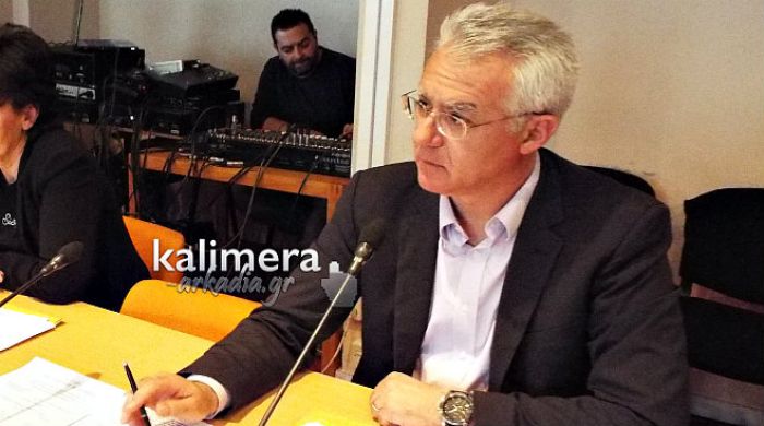 &Alpha;&pi;ά&nu;&tau;&eta;&sigma;&eta; &Sigma;&mu;&upsilon;&rho;&nu;&iota;ώ&tau;&eta;: &laquo;&Omicron; &kappa;. &Tau;&alpha;&tau;&omicron;ύ&lambda;&eta;&sigmaf; &pi;&rho;&omicron;&sigma;&pi;&alpha;&theta;&epsilon;ί &nu;&alpha; &sigma;&upsilon;&mu;&mu;&alpha;&zeta;έ&psi;&epsilon;&iota; &tau;&alpha; &alpha;&sigma;&upsilon;&mu;&mu;ά&zeta;&epsilon;&upsilon;&tau;&alpha; &gamma;&iota;&alpha; &tau;&alpha; &sigma;&kappa;&omicron;&upsilon;&pi;ί&delta;&iota;&alpha;&raquo; (vd)