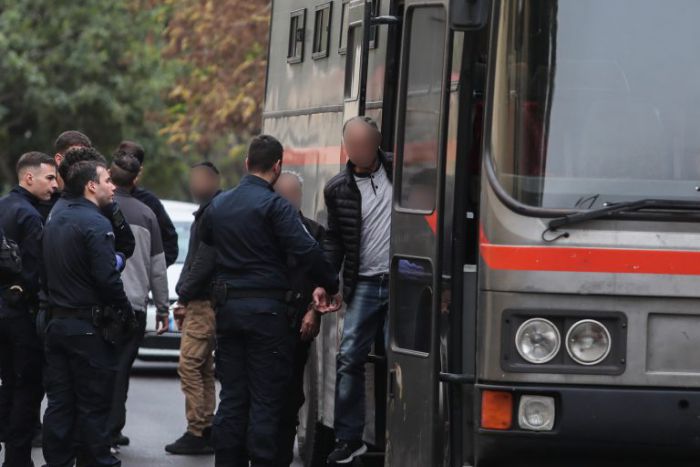 &Tau;έ&sigma;&sigma;&epsilon;&rho;&iota;&sigmaf; &phi;&omicron;&rho;έ&sigmaf; &iota;&sigma;ό&beta;&iota;&alpha; &sigma;&tau;&omicron;&nu; &pi;&rho;ώ&eta;&nu; &alpha;&sigma;&tau;&upsilon;&nu;&omicron;&mu;&iota;&kappa;ό &tau;&eta;&sigmaf; &Beta;&omicron;&upsilon;&lambda;ή&sigmaf; &gamma;&iota;&alpha; &tau;&eta; &sigma;&epsilon;&xi;&omicron;&upsilon;&alpha;&lambda;&iota;&kappa;ή &kappa;&alpha;&kappa;&omicron;&pi;&omicron;ί&eta;&sigma;&eta; &tau;&omega;&nu; &pi;&alpha;&iota;&delta;&iota;ώ&nu; &tau;&omicron;&upsilon; &ndash; &Alpha;&theta;ώ&alpha; &eta; &mu;&eta;&tau;έ&rho;&alpha;