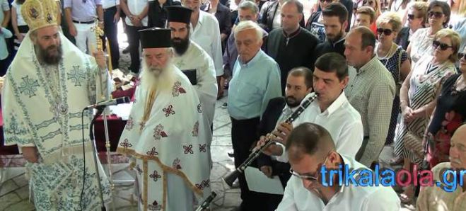 &Omicron; &Epsilon;&theta;&nu;&iota;&kappa;ό&sigmaf; &Upsilon;&mu;&nu;&omicron;&sigmaf; &mu;&epsilon; &kappa;&lambda;&alpha;&rho;ί&nu;&omicron; ... &sigma;&epsilon; &pi;&alpha;&nu;&eta;&gamma;ύ&rho;&iota;! (vd)