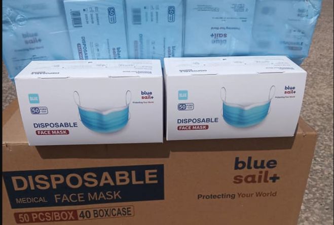 &Delta;&omega;&rho;&epsilon;ά 6.500 &mu;&alpha;&sigma;&kappa;ώ&nu; &gamma;&iota;&alpha; &tau;&alpha; &sigma;&chi;&omicron;&lambda;&epsilon;ί&alpha; &tau;&eta;&sigmaf; &Beta;ό&rho;&epsilon;&iota;&alpha;&sigmaf; &Kappa;&upsilon;&nu;&omicron;&upsilon;&rho;ί&alpha;&sigmaf;