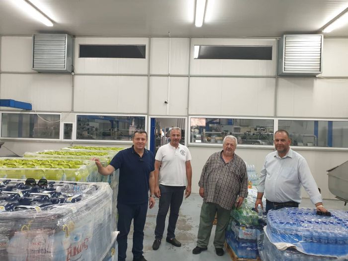 &Delta;ώ&delta;&epsilon;&kappa;&alpha; &pi;&alpha;&lambda;έ&tau;&epsilon;&sigmaf; &mu;&epsilon; &nu;&epsilon;&rho;ά &kappa;&alpha;&iota; &tau;&rho;ό&phi;&iota;&mu;&alpha; &alpha;&pi;ό &tau;&eta; &Beta;ό&rho;&epsilon;&iota;&alpha; &Kappa;&upsilon;&nu;&omicron;&upsilon;&rho;ί&alpha; &gamma;&iota;&alpha; &tau;&eta;&nu; &delta;&omicron;&kappa;&iota;&mu;&alpha;&zeta;ό&mu;&epsilon;&nu;&eta; &Gamma;&omicron;&rho;&tau;&upsilon;&nu;ί&alpha; (&epsilon;&iota;&kappa;ό&nu;&epsilon;&sigmaf;)