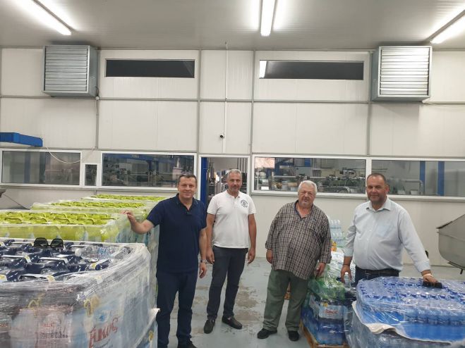 &Delta;ώ&delta;&epsilon;&kappa;&alpha; &pi;&alpha;&lambda;έ&tau;&epsilon;&sigmaf; &mu;&epsilon; &nu;&epsilon;&rho;ά &kappa;&alpha;&iota; &tau;&rho;ό&phi;&iota;&mu;&alpha; &alpha;&pi;ό &tau;&eta; &Beta;ό&rho;&epsilon;&iota;&alpha; &Kappa;&upsilon;&nu;&omicron;&upsilon;&rho;ί&alpha; &gamma;&iota;&alpha; &tau;&eta;&nu; &delta;&omicron;&kappa;&iota;&mu;&alpha;&zeta;ό&mu;&epsilon;&nu;&eta; &Gamma;&omicron;&rho;&tau;&upsilon;&nu;ί&alpha; (&epsilon;&iota;&kappa;ό&nu;&epsilon;&sigmaf;)