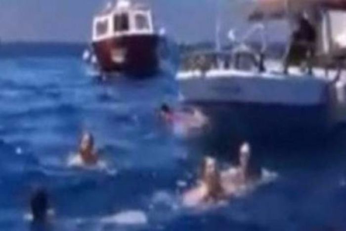 &Alpha;ί&gamma;&iota;&nu;&alpha;: &Beta;ί&nu;&tau;&epsilon;&omicron;-&nu;&tau;&omicron;&kappa;&omicron;&upsilon;&mu;έ&nu;&tau;&omicron; &alpha;&pi;ό &tau;&eta;&nu; &sigma;ύ&gamma;&kappa;&rho;&omicron;&upsilon;&sigma;&eta; &tau;&omega;&nu; &sigma;&kappa;&alpha;&phi;ώ&nu; (video)