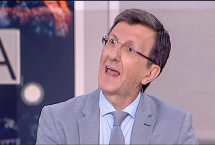 &Nu;έ&omicron; &laquo;&chi;&tau;ύ&pi;&eta;&mu;&alpha;&raquo; &Pi;&omicron;&rho;&tau;&omicron;&sigma;ά&lambda;&tau;&epsilon;: &laquo;&Nu;&alpha; &alpha;&pi;&omicron;&phi;&alpha;&sigma;ί&sigma;&omicron;&upsilon;&nu; &omicron;&iota; &nu;&tau;&epsilon;&lambda;&iota;&beta;&epsilon;&rho;ά&delta;&epsilon;&sigmaf;, &theta;&alpha; &kappa;&omicron;&iota;&tau;ά&mu;&epsilon; &delta;&epsilon;&xi;&iota;ά, &theta;&alpha; &kappa;&omicron;&iota;&tau;ά&mu;&epsilon; &alpha;&rho;&iota;&sigma;&tau;&epsilon;&rho;ά;&raquo; (vd)