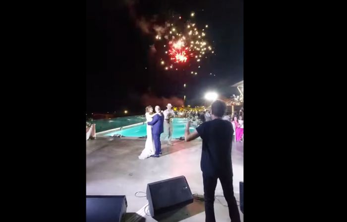 &Tau;&rho;ί&pi;&omicron;&lambda;&eta; | &Sigma;&epsilon; wedding party &tau;&rho;&alpha;&gamma;&omicron;ύ&delta;&eta;&sigma;&epsilon; &omicron; &Kappa;ώ&sigma;&tau;&alpha;&sigmaf; &Mu;&pi;ί&gamma;&alpha;&lambda;&eta;&sigmaf;! (vd)
