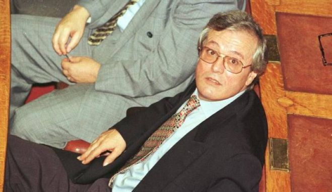 &Pi;έ&theta;&alpha;&nu;&epsilon; &omicron; &pi;&rho;ώ&eta;&nu; &beta;&omicron;&upsilon;&lambda;&epsilon;&upsilon;&tau;ή&sigmaf; &tau;&eta;&sigmaf; &Nu;&Delta;, &Kappa;ώ&sigma;&tau;&alpha;&sigmaf; &Kappa;&alpha;&rho;&alpha;&mu;&eta;&nu;ά&sigmaf;