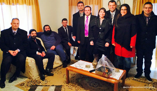 &Mu;ί&alpha; &sigma;&upsilon;&gamma;&kappa;&iota;&nu;&eta;&tau;&iota;&kappa;ή &epsilon;&pi;ί&sigma;&kappa;&epsilon;&psi;&eta; &delta;έ&chi;&theta;&eta;&kappa;&epsilon; &alpha;&nu;ή&mu;&epsilon;&rho;&alpha; &tau;&alpha; &Chi;&rho;&iota;&sigma;&tau;&omicron;ύ&gamma;&epsilon;&nu;&nu;&alpha; &omicron; &alpha;&sigma;&theta;&epsilon;&nu;ή&sigmaf; &pi;. &Iota;&omega;ά&nu;&nu;&eta;&sigmaf; &Sigma;&omicron;&upsilon;&rho;&lambda;ί&gamma;&gamma;&alpha;&sigmaf;