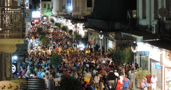 Λευκή Νύχτα το Σάββατο στην Καλαμάτα | Χαμηλές τιμές, δωρεάν πάρκινγκ και πολλές εκπλήξεις! (vd)