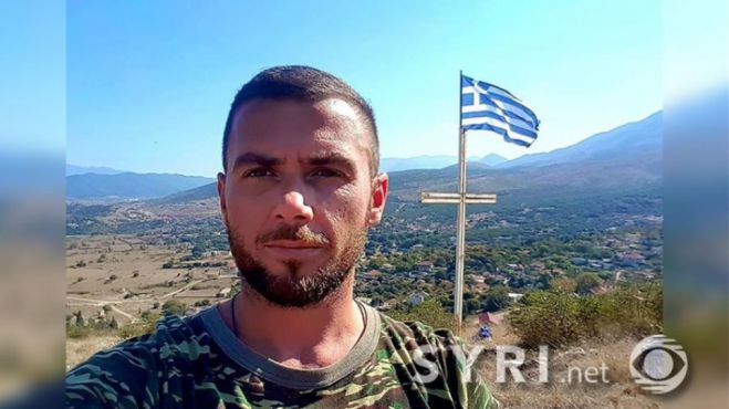 Επεισόδιο με ομογενή στο Αργυρόκαστρο | Ύψωσε Ελληνική σημαία, την κατέβασαν αλβανοί αστυνομικοί και πυροβόλησε! (vd)