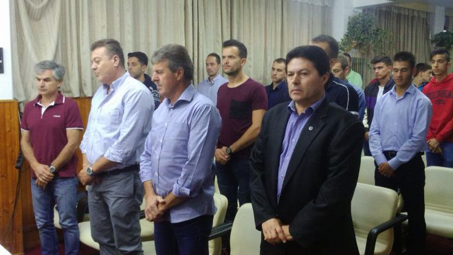 &Pi;&rho;ώ&tau;&eta; &sigma;&upsilon;&nu;ά&nu;&tau;&eta;&sigma;&eta; &kappa;&alpha;&iota; &alpha;&gamma;&iota;&alpha;&sigma;&mu;ό&sigmaf; &gamma;&iota;&alpha; &tau;&omicron;&upsilon;&sigmaf; &delta;&iota;&alpha;&iota;&tau;&eta;&tau;έ&sigmaf; &tau;&eta;&sigmaf; &Alpha;&rho;&kappa;&alpha;&delta;ί&alpha;&sigmaf;! (&epsilon;&iota;&kappa;ό&nu;&epsilon;&sigmaf;)