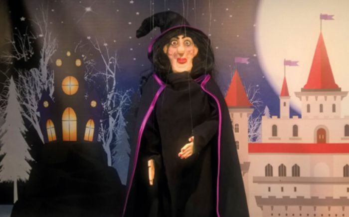 &Pi;&omicron;&lambda;&iota;&tau;&iota;&sigma;&tau;&iota;&kappa;ό &Kappa;&alpha;&lambda;&omicron;&kappa;&alpha;ί&rho;&iota; &Tau;&rho;ί&pi;&omicron;&lambda;&eta;&sigmaf;: &Omicron;&iota; &epsilon;&pi;ό&mu;&epsilon;&nu;&epsilon;&sigmaf; &epsilon;&kappa;&delta;&eta;&lambda;ώ&sigma;&epsilon;&iota;&sigmaf;!